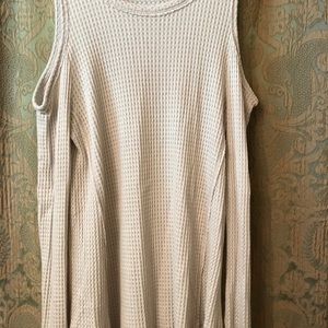 Free People style shoulder cut out shirt. Small